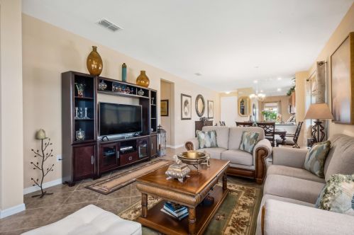 5650 Pine Trail Cir, Fort Pierce FL 34983 exterior