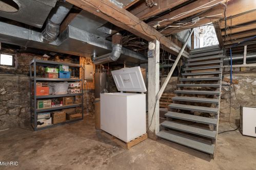 1104 Hoffman St, Three Rivers MI 49093-1017 exterior