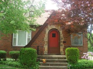 310 197 St, Cleveland OH  44119-1121 exterior