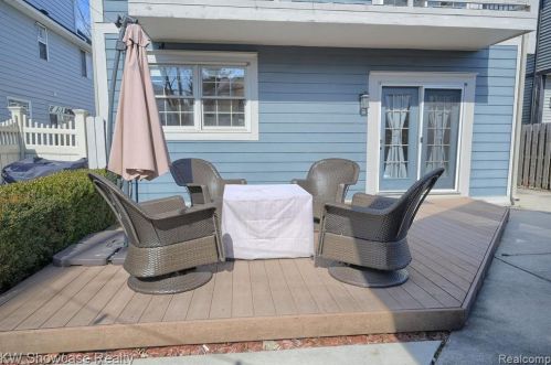 966 Smith Ave, Bham MI  48009-4709 exterior