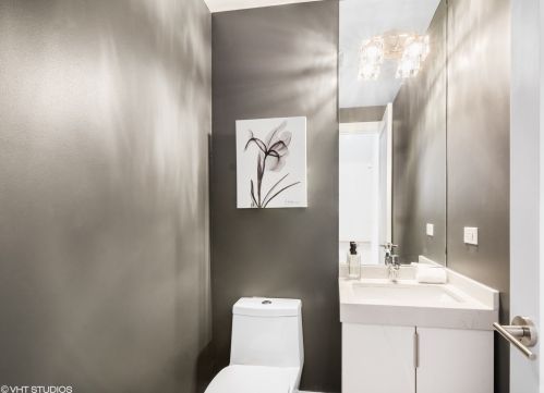 6227 Ellis Ave, Chicago IL 60653-3615 exterior