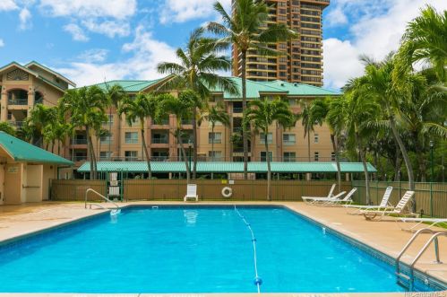 1080 Ala Napunani St, Honolulu HI  96818-1783 exterior