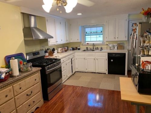 50 Woodside Dr, Springfield MA  01106-2040 exterior