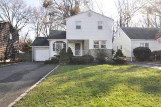 60 Emerald Pl, Clark, NJ 07066-1468