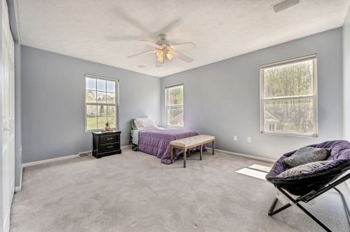 408 Larchmont Ct, Moon Twp PA  15108-9100 exterior