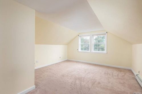 670 Locust Ave, Bohemia NY 11716-2144 exterior