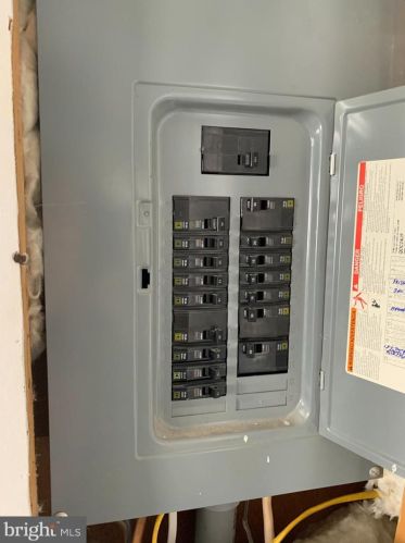 512 Meade Ave, Hanover PA 17331-3623 exterior