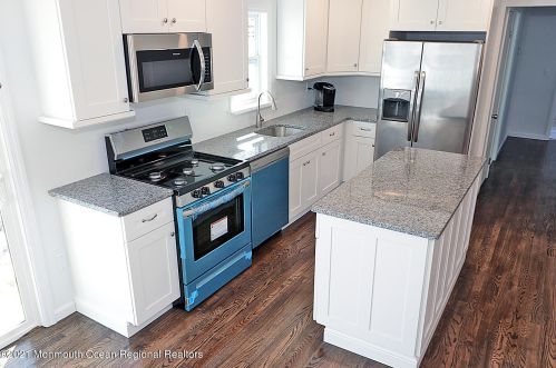 405 Conifer Dr, Lacey NJ  08731-1925 exterior