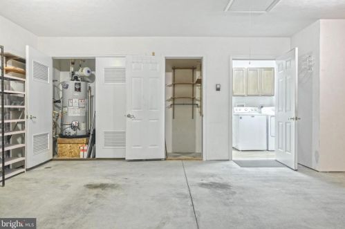 421 Parkview Ln, Hanover PA  17331-1455 exterior