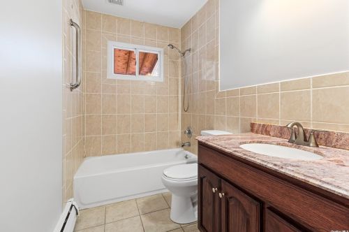 34 Guilford Park Dr, Babylon NY 11704-7928 exterior