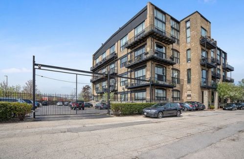 2614 Clybourn Ave, Chicago IL  60614-1036 exterior