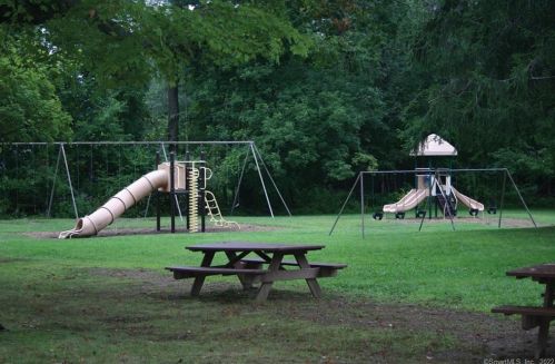 97 Holmes Rd, Ridgefield CT  06877-4303 exterior