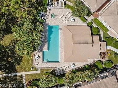 1096 Woodshire Ln, Naples FL 34105-7429 exterior