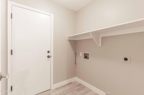 1301 Butler Dr, Chandler AZ 85226-3528 exterior