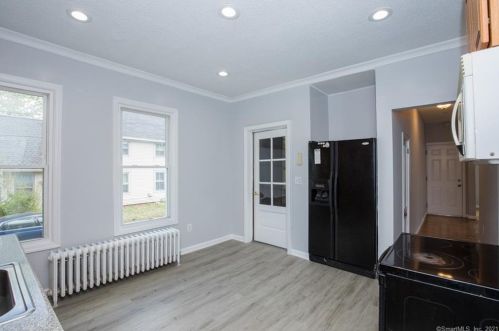 67 Orchard St, Wallingford CT 06492-4130 exterior