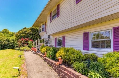 335 Lk Shr Dr, Monroe NY 10950-1814 exterior