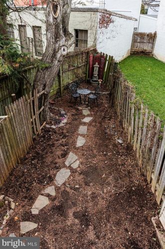 249 New Holland Ave, Lancaster PA 17602-2301 exterior