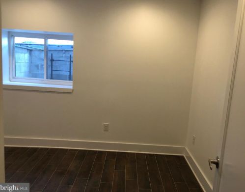 2051 9 St, Philadelphia PA 19147-4628 exterior