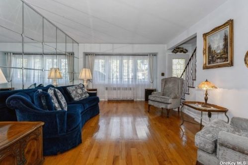 14 Lydia St, Valley Stream NY 11580-2714 exterior