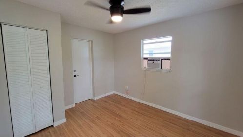 2442 Grand Dr, Fort Pierce FL  34952-6532 exterior