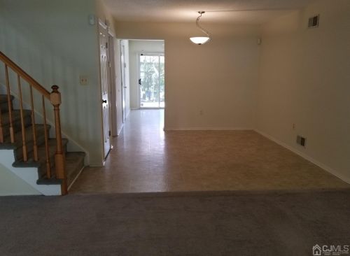 121 Sassafras Ct, New Brunswick NJ  08902-5016 exterior