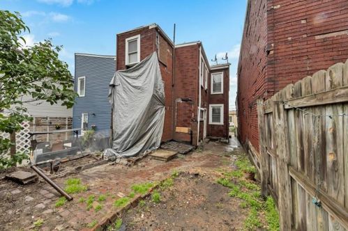 3420 Ligonier St, Pittsburgh PA 15201-1329 exterior