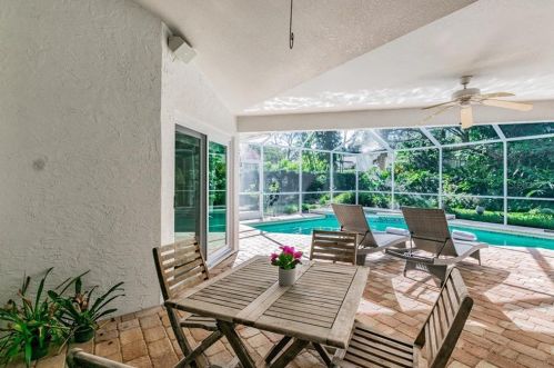 11506 Louvre Pl, Tampa FL 33617-2447 exterior