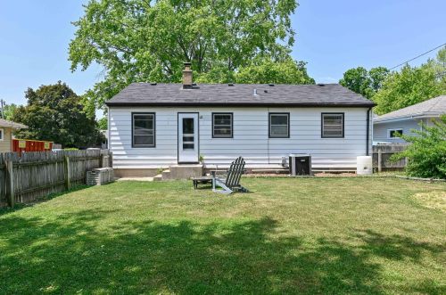 8224 52, Milwaukee WI 53223-3517 exterior