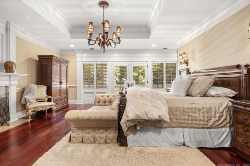 12 Thatcher Ter, Farmington CT 06032-1566 exterior