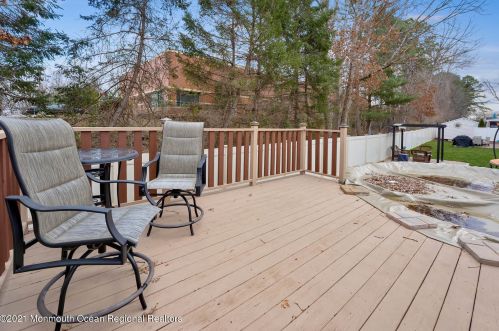 24 Sherwood Ln, Old Bridge NJ 08857-1635 exterior