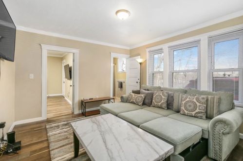 22 Milton St, Worcester MA 01605-3230 exterior