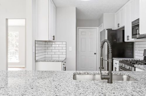 320 Emerald Grn Ct, Atlanta GA 30349-8420 exterior