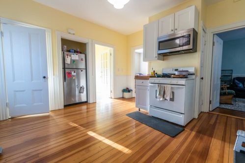 202 Ontario St, Providence RI 02907-1713 exterior