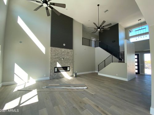 9016 16 Way, Phoenix AZ 85042-8010 exterior