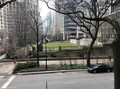 222 Pearson St, Chicago IL 60611-7347 exterior