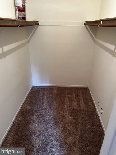 9 Wyndham Pl, Trenton NJ 08691-3127 exterior