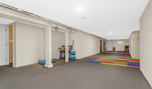 3935 Drake Ave, Chicago IL 60618-2219 exterior