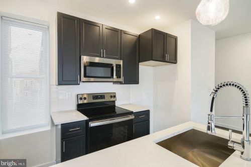 6019 Catharine St, Philadelphia PA 19147-2910 exterior