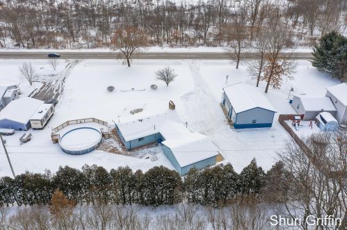 11470 Bluewater Hwy, Lowell MI 49331-9220 exterior