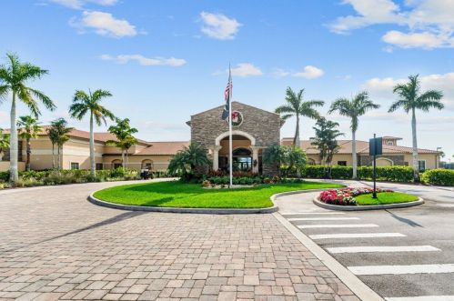 9859 Carrotwood Cir, Fort Pierce FL  34987-2478 exterior