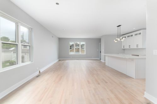 7421 Ottawa Ave, Chicago IL  60631-4238 exterior