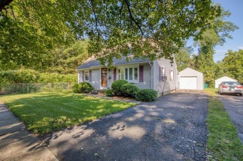 64 Plumtree Rd, Springfield, MA 01118-1418