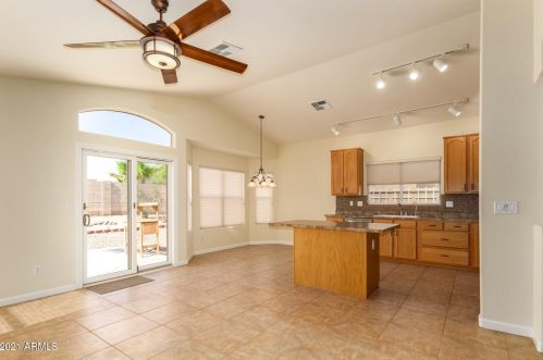 4704 Desert Wind Dr, Phoenix AZ  85044-6201 exterior