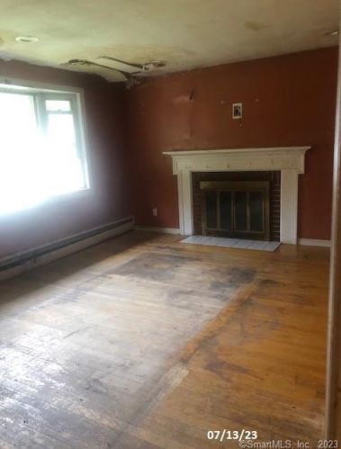 23 Lancer Dr, Enfield CT 06082-1932 exterior