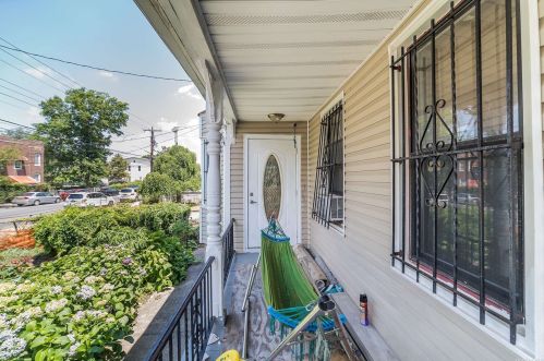 4028 Barnes Ave, Bronx NY 10466-4310 exterior