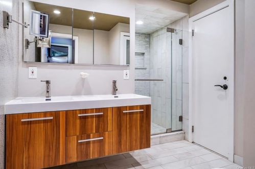 6 Half Mile Rd, Armonk NY exterior