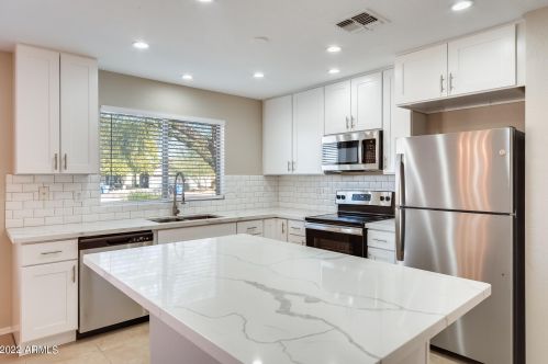 7104 31st Dr, Phoenix AZ  85041-9324 exterior