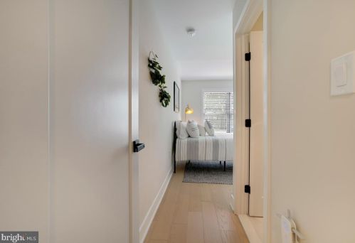 1733 Independence Ave, Washington DC  20003-1637 exterior