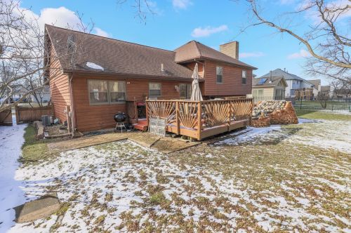 1212 Pleasant Knoll Dr, Joliet IL exterior