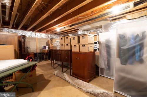 1532 Hampton Hill Cir, Mc Lean VA  22101-6020 exterior